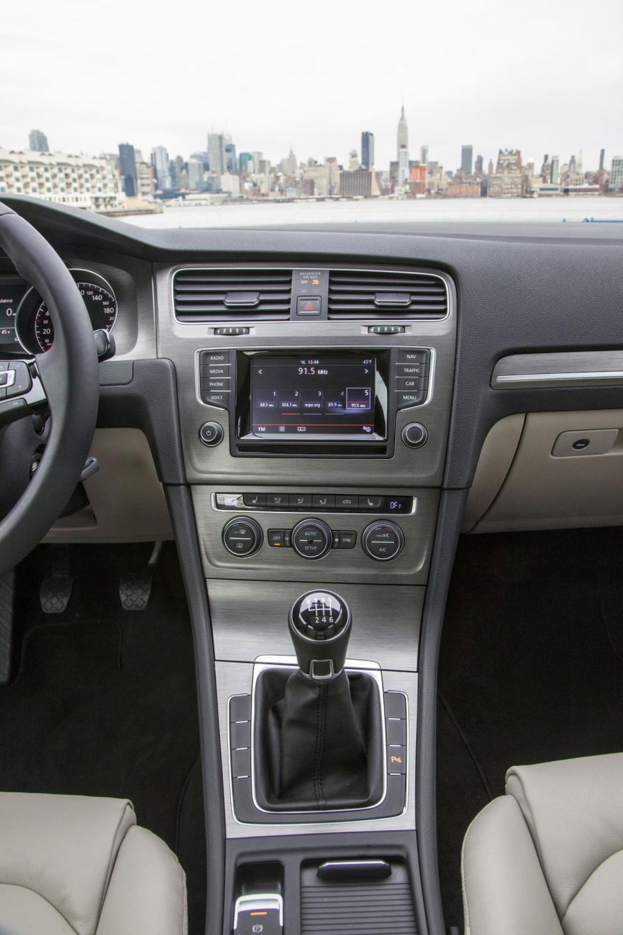  Volkswagen Golf 2015 года  (фото 21 из 27)